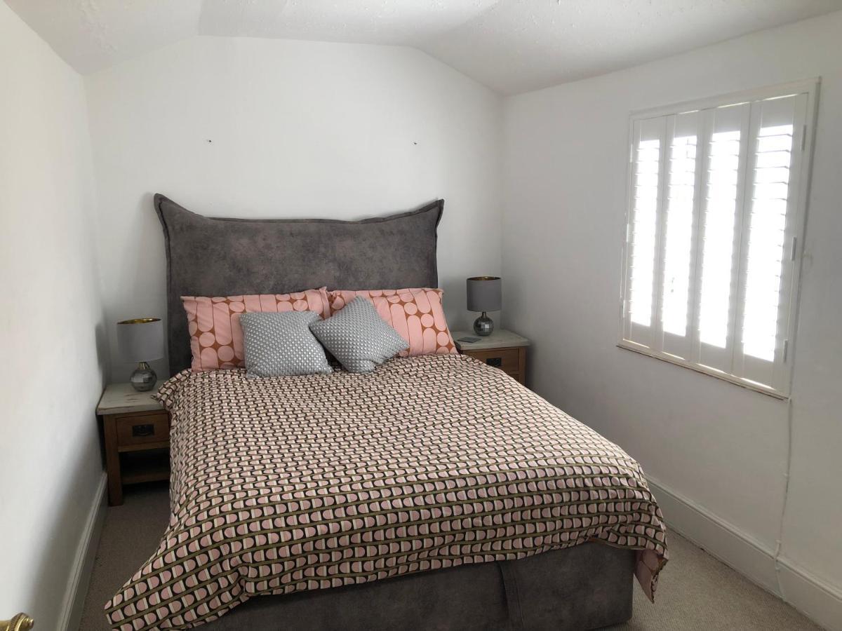 Homely Victorian Terraced Town House With Parking. تونتون المظهر الخارجي الصورة